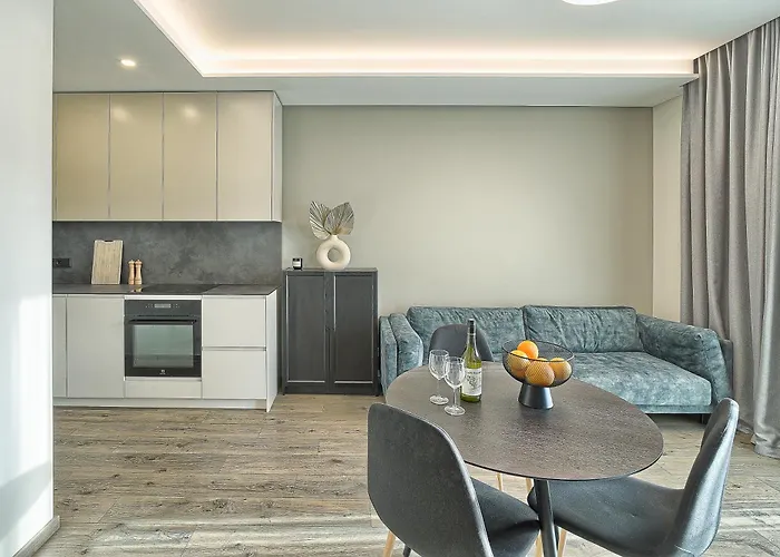 Amazing X Free Parking X Self Check In 24x7 *