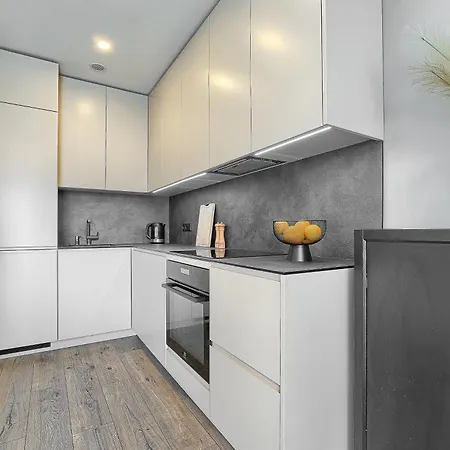 Amazing X Free Parking X Self Check In 24x7 *