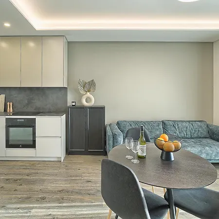 Amazing X Free Parking X Self Check In 24x7 *