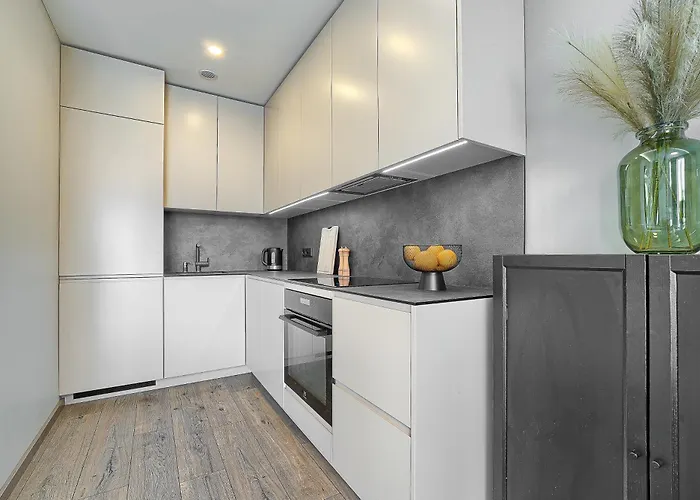 Amazing X Free Parking X Self Check In 24x7 *